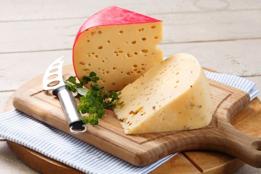Gouda là cái tên tiếp theo phải kể đến trong danh sách các loại phô mai ngon nhất thế giới dành cho tín đồ ẩm thực