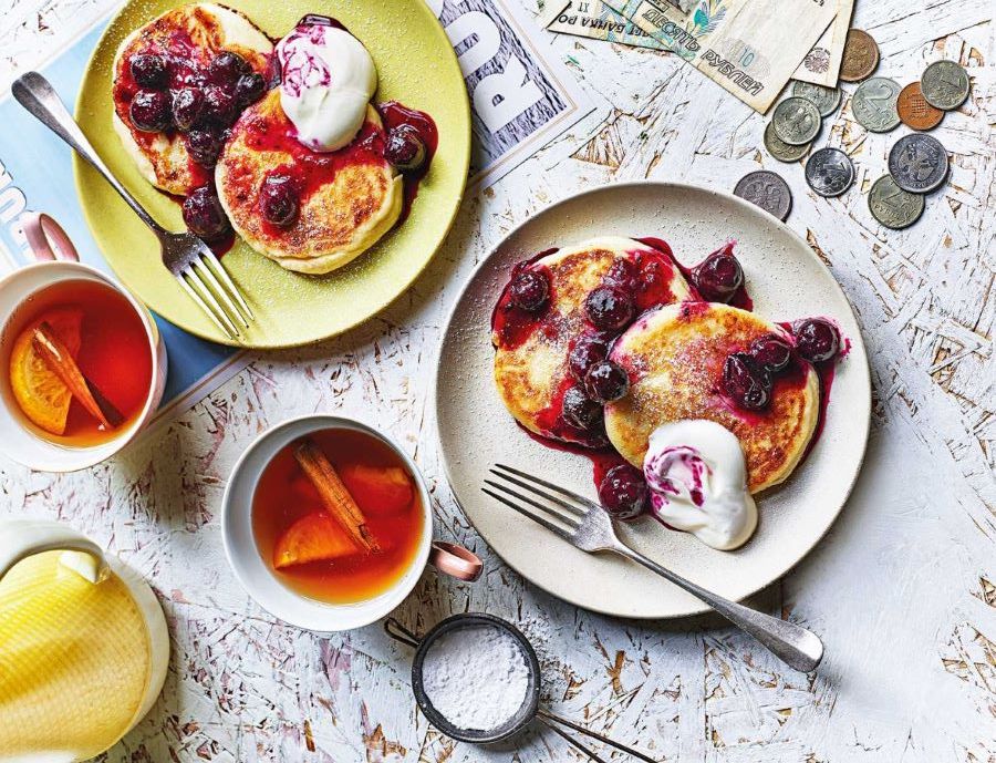 Bánh Syrniki của người dân nước Nga được xem như một phiên bản khác của bánh kếp truyền thống