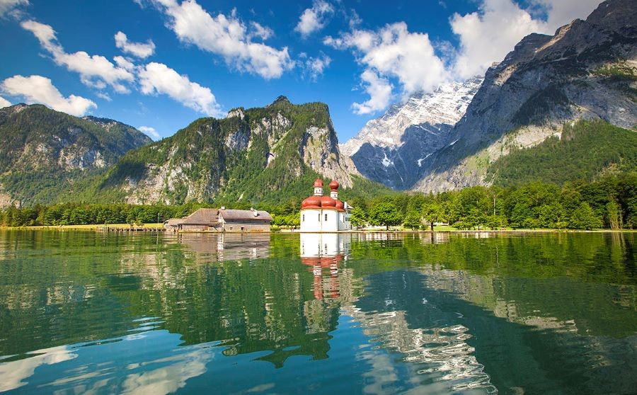 Hồ Königssee là một hồ nước nổi tiếng thuộc công viên quốc gia Berchtesgaden National Park
