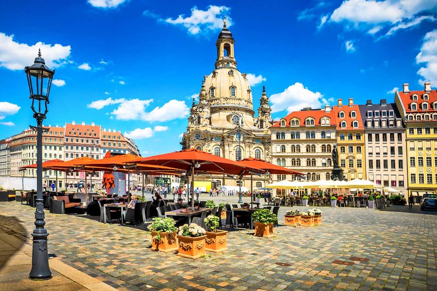 Dresden sở hữu cảnh qua quá đỗi thơ mộng và yên bình chắc chắn sẽ làm xao xuyến trái tim của biết bao du khách khi có dịp đặt chân đến đây