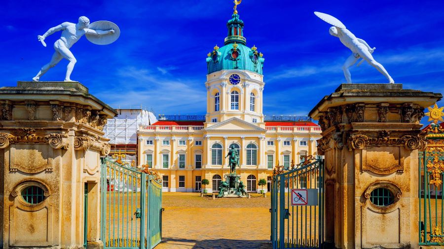 Cung điện Charlottenburg là một trong những cung điện lớn nhất ở thủ đô Berlin
