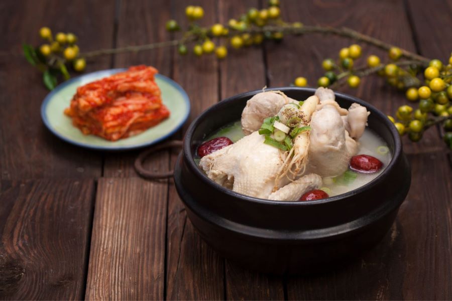 Gà tần sâm - Tuyệt đỉnh mùa hè Hàn Quốc