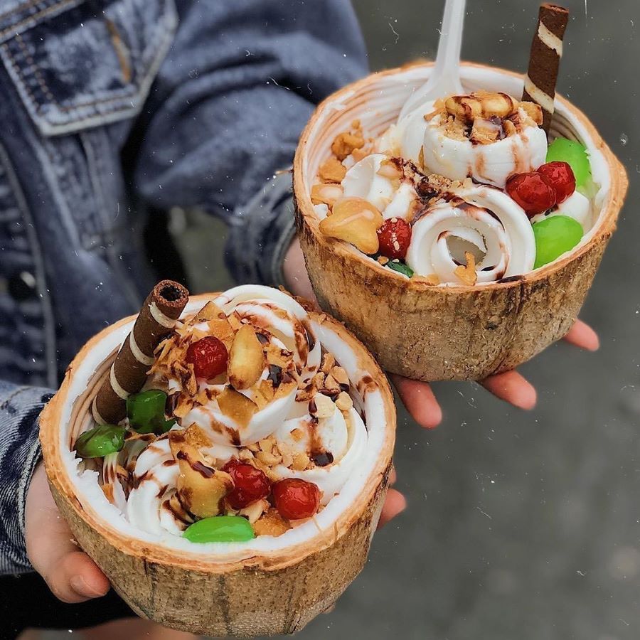 Kem dừa - món tráng miệng Thái Lan trứ danh không chỉ bởi hương vị thơm ngon mà còn bởi sự độc đáo trong cách trình bày