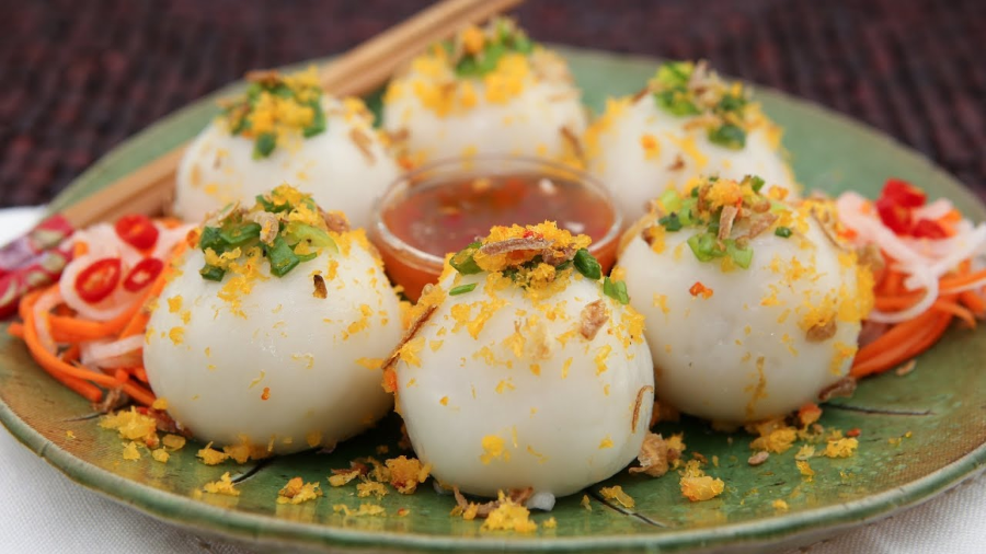 Bánh ít trần đã chinh phục trái tim biết bao thực khách bởi hương vị thơm ngon hấp dẫn đến khó cưỡng