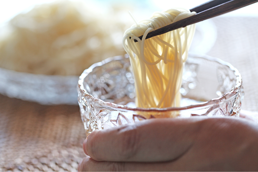 Nhắc đến những món ăn giải nhiệt cho mùa hè oi bức của Nhật Bản, không thể bỏ qua Hiyamugi