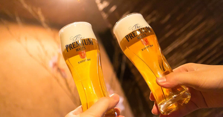 Mỗi ngụm bia Premium Malt's là một hành trình khám phá đầy thú vị, đưa bạn đến với những cung bậc cảm xúc tinh tế