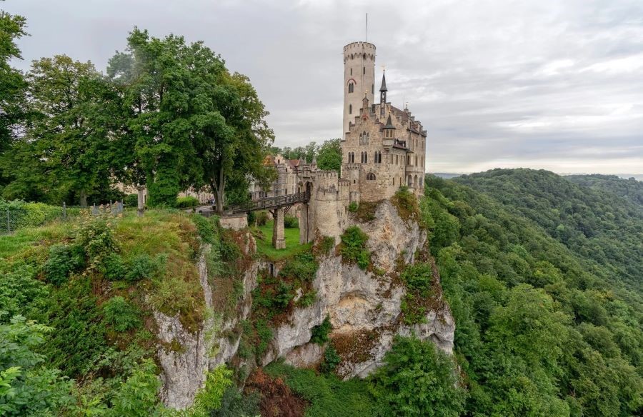 Lâu đài Lichtenstein được ví như là “lâu đài huyền thoại Württemberg”