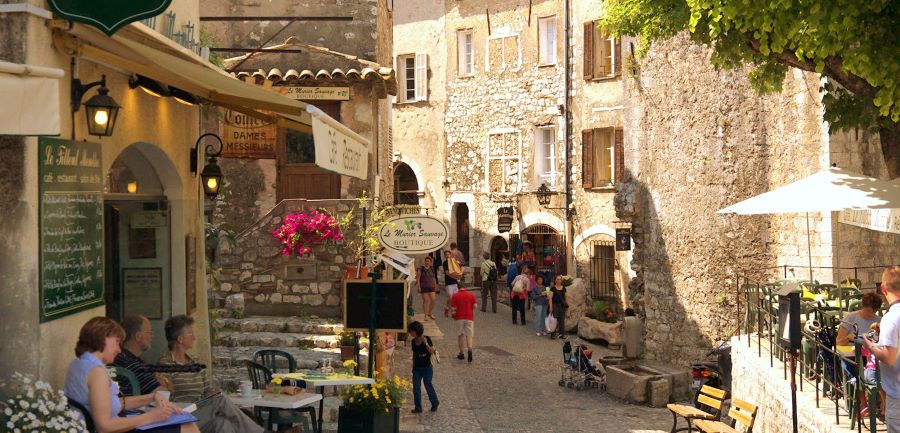 Saint Paul de Vence níu chân du khách bởi vẻ đẹp cổ kính đầy mê hoặc