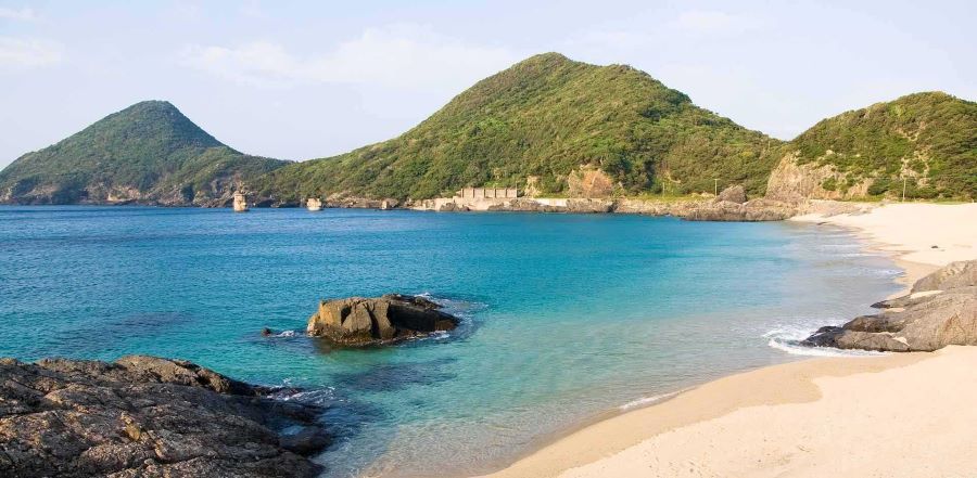 Đảo Yakushima là một hòn đảo nhỏ nằm ở khu vực phía Nam Nhật Bản