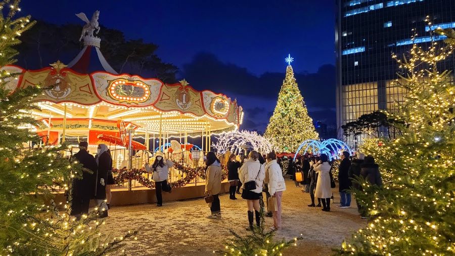 Khung cảnh giáng sinh nhộn nhịp tại Lotte World