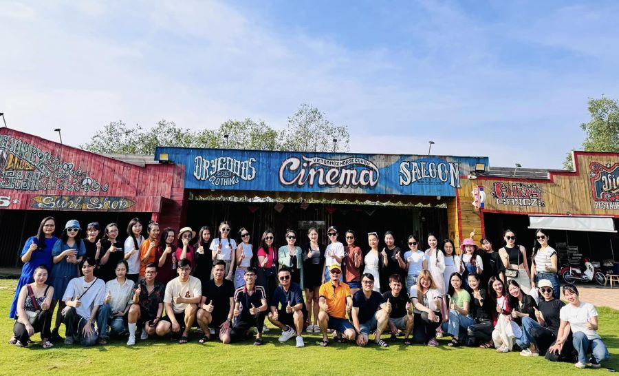 Khối Kinh Doanh Top Ten Travel 