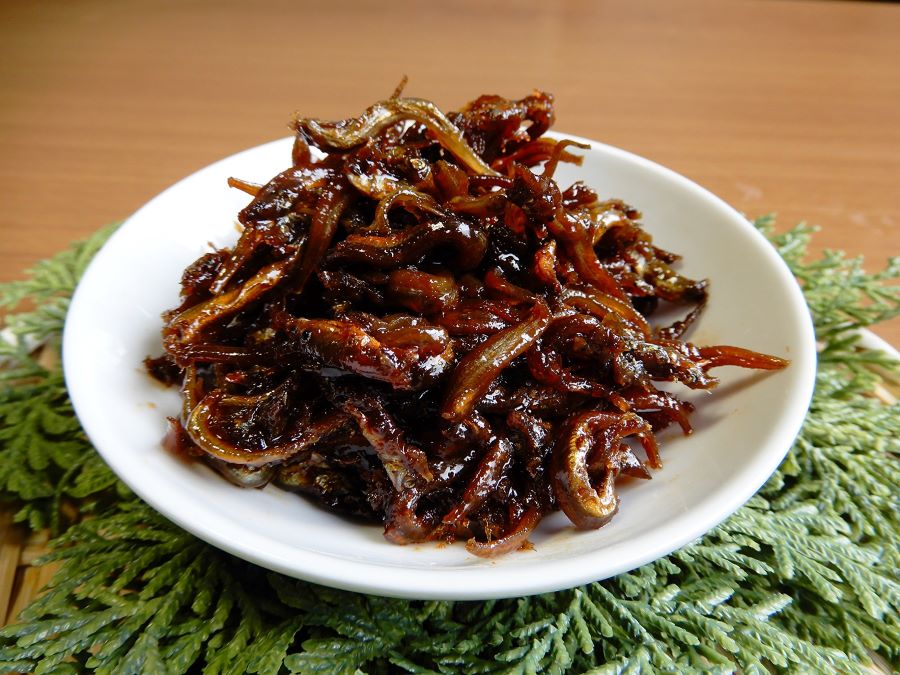 Cá Ikanago khô sốt Ikenaga có hương vị đậm đà cùng màu sắc bắt mắt