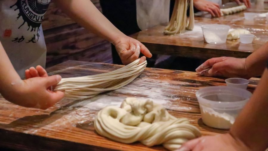 Bột mỳ là nguyên liệu thường thấy trong ẩm thực Trung Hoa