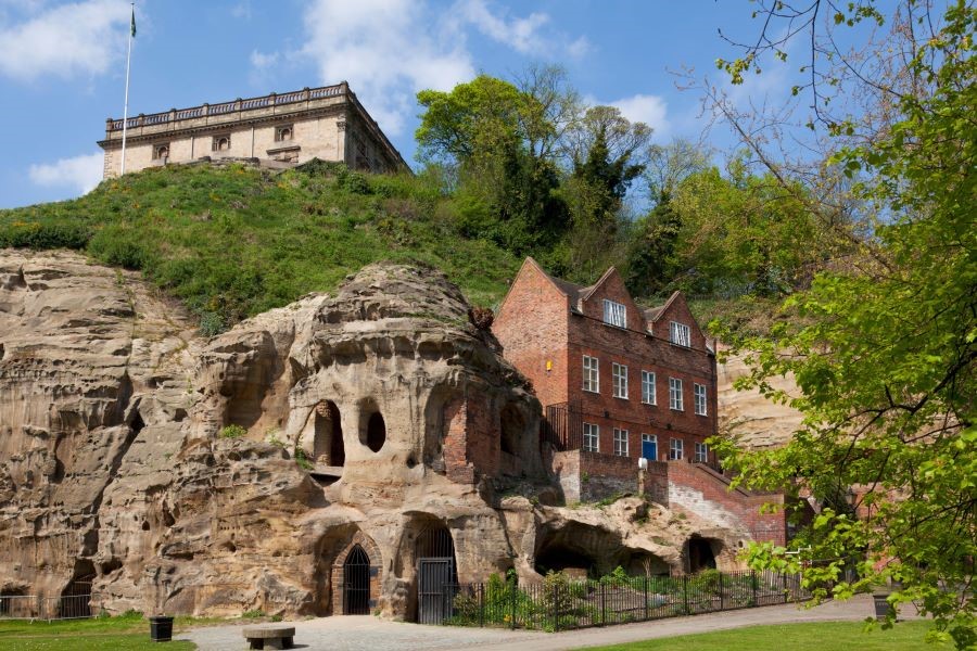 Lâu đài Nottingham tọa lạc ở một vị trí tuyệt đẹp nhìn thẳng ra phía thị trấn