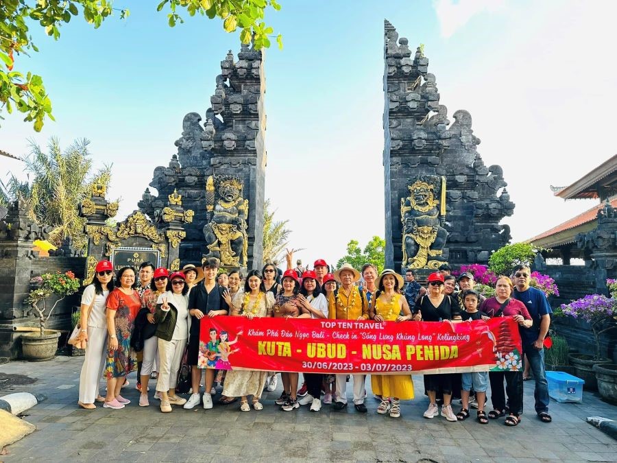Đoàn khách Top Ten ghé thăm nhiều điểm đến nổi tiếng tại Bali