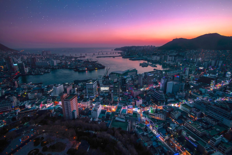 Ngắm Busan về đêm từ các tòa nhà cao tầng là một trải nghiệm vô cùng thú vị và lãng mạn