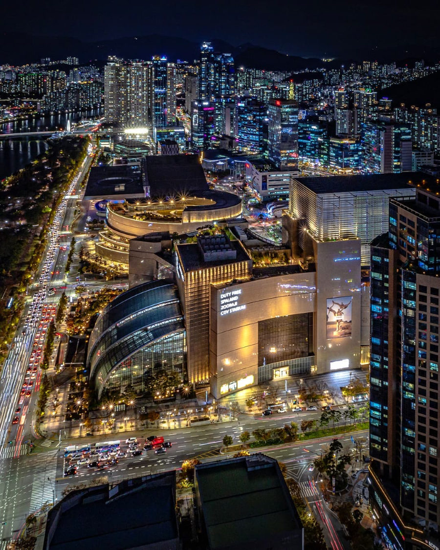 Nếu như bạn còn lăn tăn Busan về đêm có gì thú vị thì mua sắm là một gợi ý hoàn hảo dành cho bạn