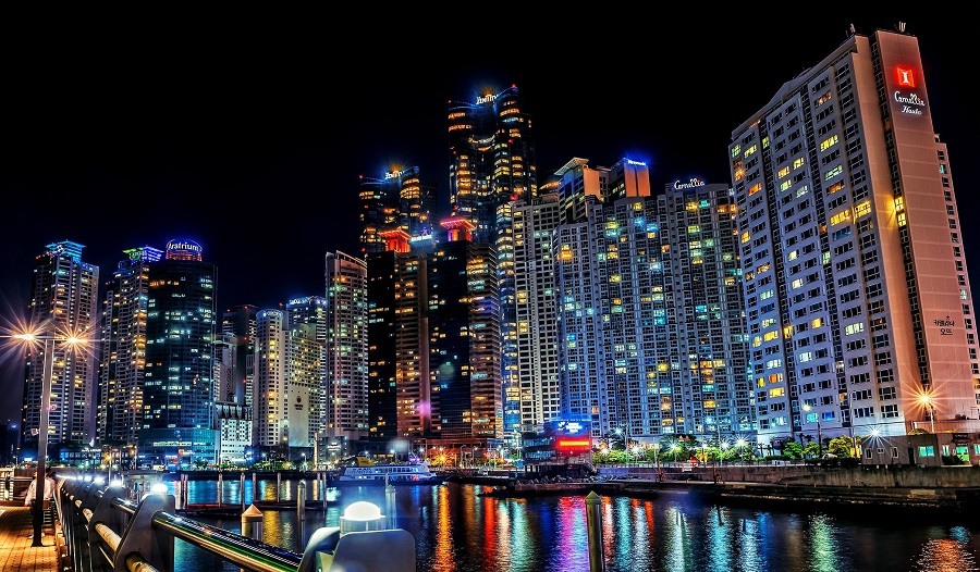 Ngồi du thuyền khám phá Busan về đêm quả là một trải nghiệm khó quên mà bạn nên thử