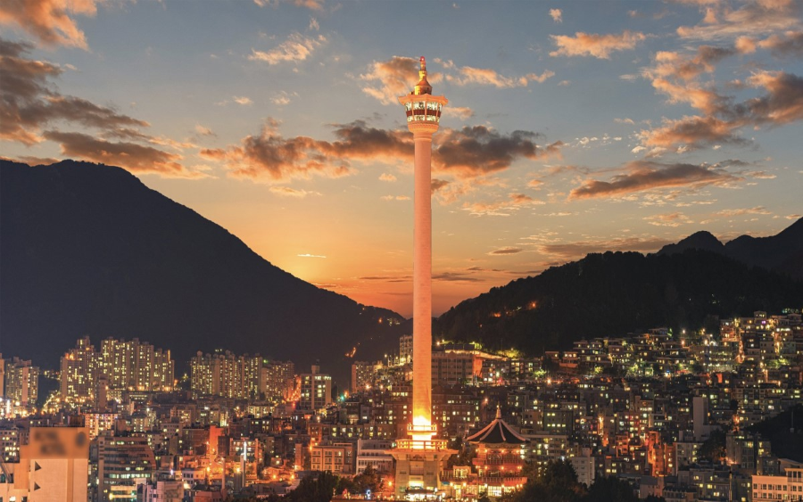 Tháp Busan - Một trong những địa điểm không thể bỏ lỡ khi đi du lịch Busan về đêm