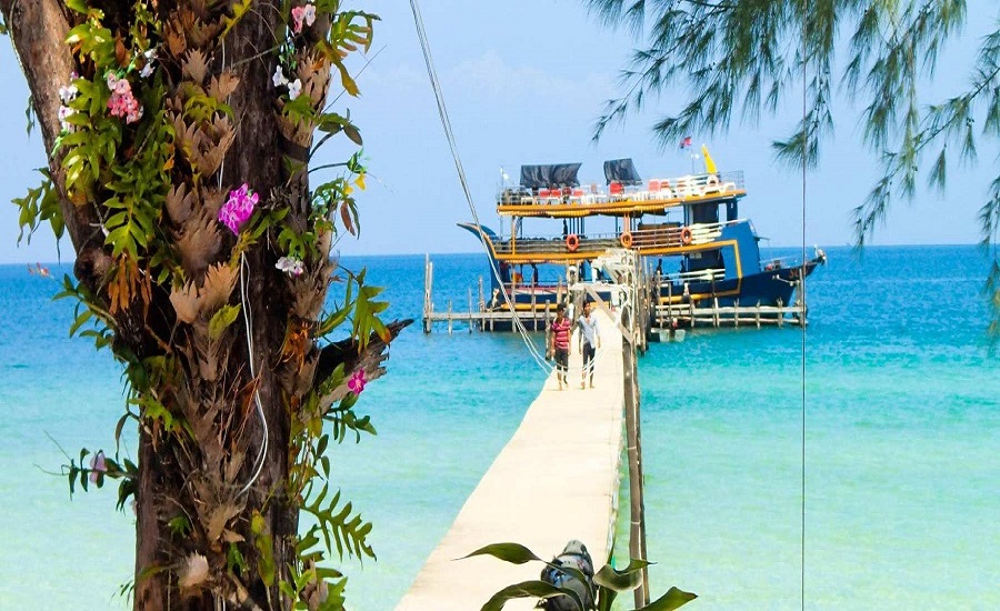 Du lịch Campuchia "quẩy" hết mình tại đảo Koh Rong