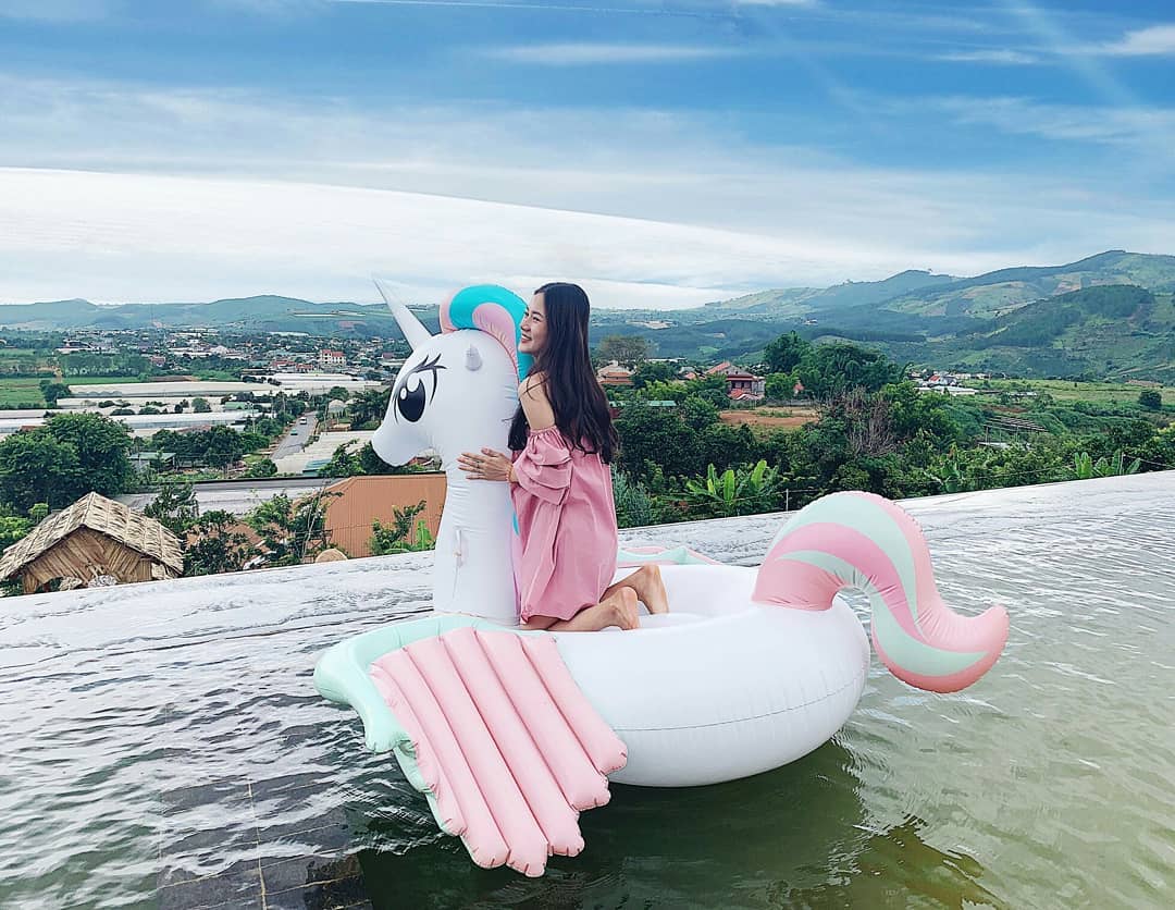 Du lịch Đà Lạt check-in quán cà phê "hiếm có khó tìm"