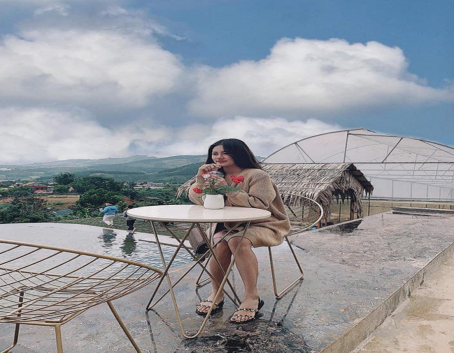 Du lịch Đà Lạt check-in quán cà phê "hiếm có khó tìm"