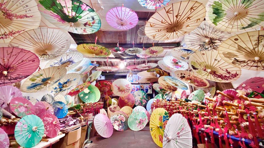 Ô giấy dầu được sử dụng như một món đồ trang trí độc đáo và thẩm mỹ 