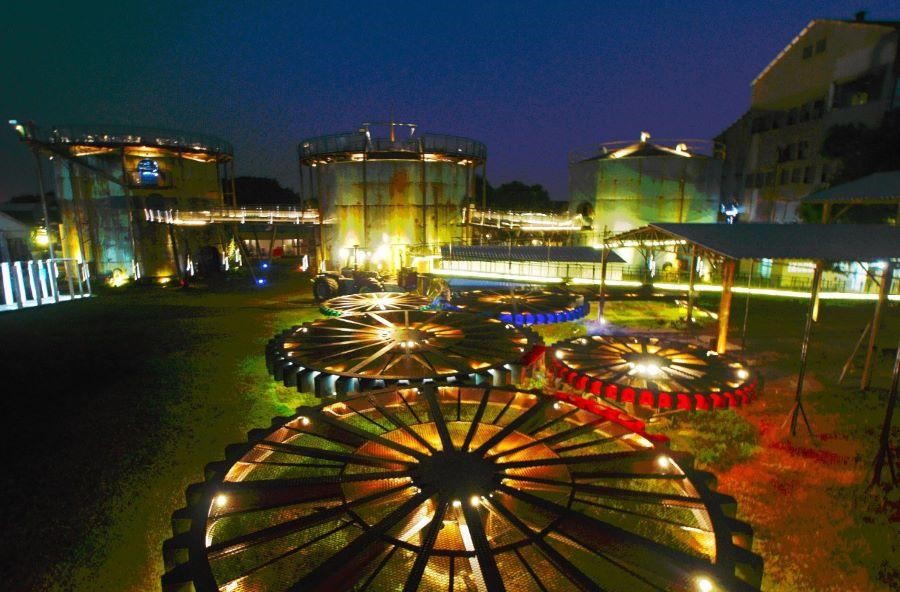 Ánh đèn rực rỡ tại Ten Drum