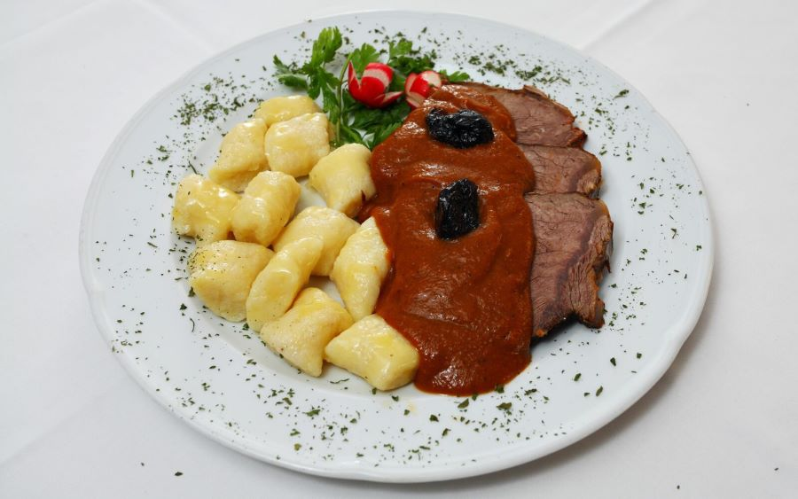 Pašticada là món ngon được chế biến khá công phu và tỉ mỉ tại Croatia