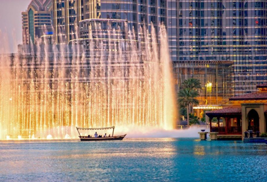 Đài phun nước Dubai Mall từ lâu đã nổi tiếng là một trong các công trình đầy ấn tượng