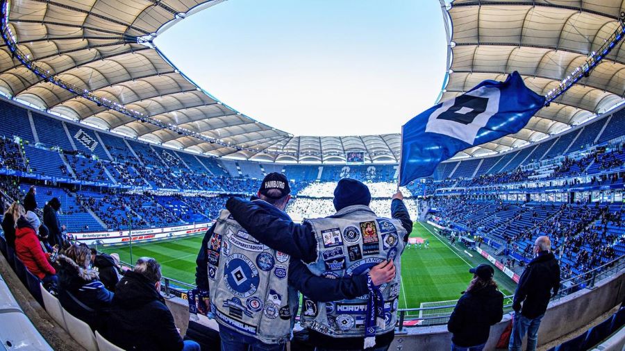 Volksparkstadion là một sân vận động bóng đá nằm ở Hamburg, là sân nhà của Hamburger SV
