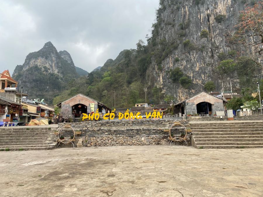 Địa điểm checkin quen thuộc tại Phố Cổ Đồng Văn