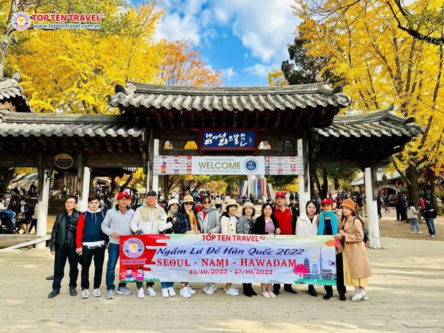 Đoàn khách Top Ten Travel tham gia tour du lịch Hàn Quốc