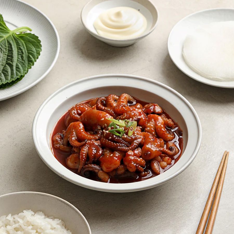 Bạch tuộc Jjukkumi được người Hàn chế biến thành nhiều món ngon hấp dẫn khác nhau 