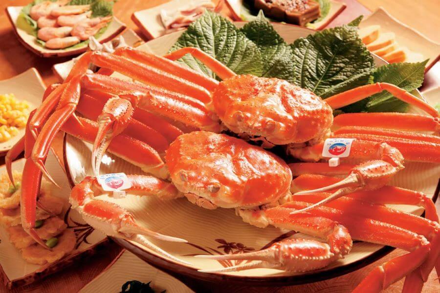 Cua tuyết là món ăn mùa xuân hấp dẫn mà bạn nên thử khi đi du lịch Hàn Quốc vào mùa xuân