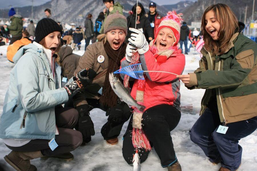 Lễ hội sông băng Hwacheon Sancheoneo trở thành điểm đến hấp dẫn các tín đồ du lịch Hàn Quốc khắp bốn phương