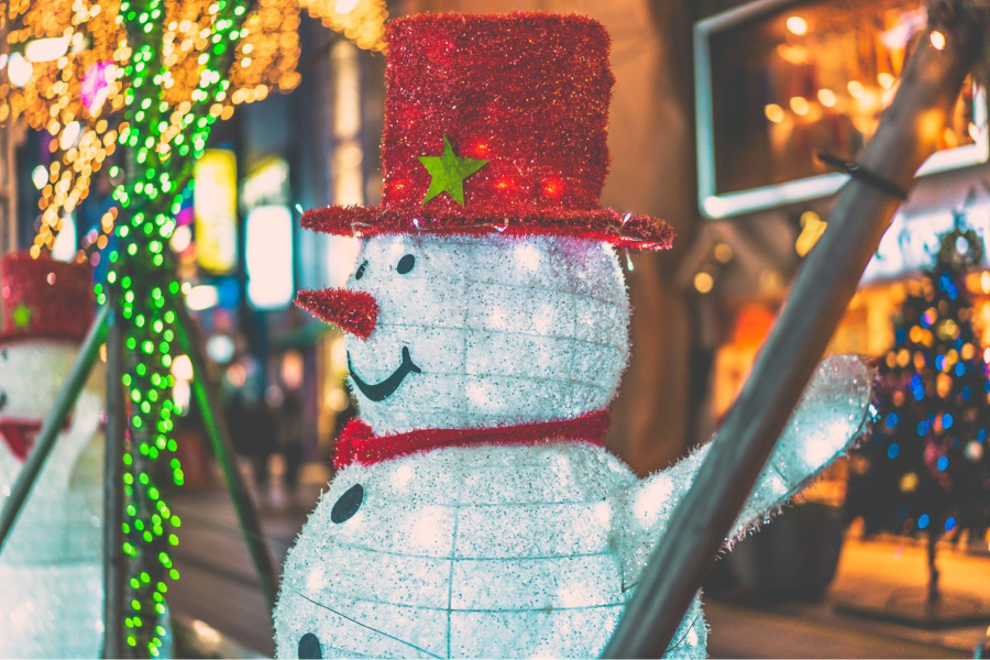 Không khí Giáng sinh tràn ngập khắp nơi với những bài hát mừng Noel vô cùng nhộn nhịp