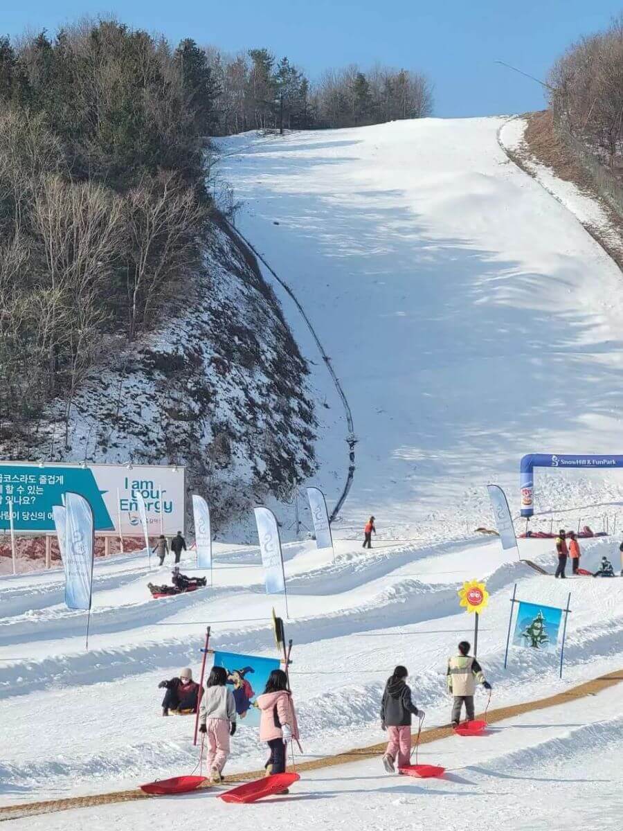 Điểm nổi bật của Elysian Gangchon là hệ thống 10 đường trượt đa dạng, được thiết kế phù hợp với mọi cấp độ phù hợp với nhiều đối tượng khác nhau