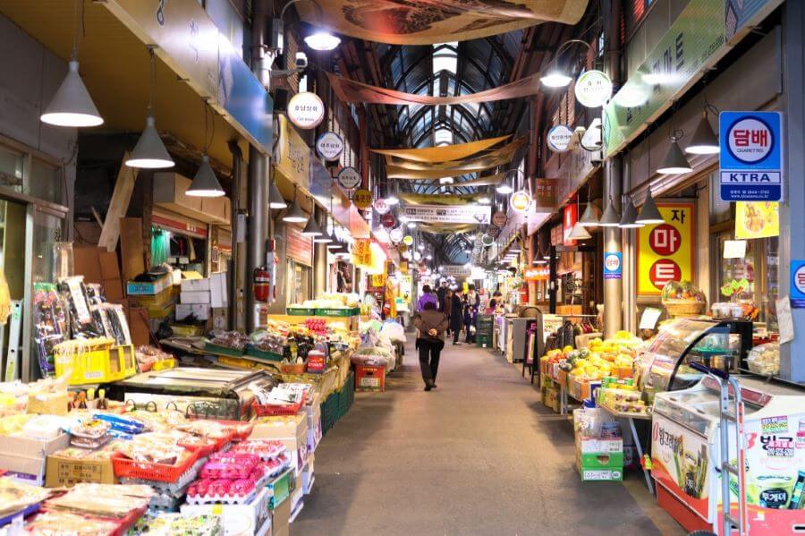 Chợ Tongin là một khu chợ truyền thống độc đáo và lâu đời tại Seoul, Hàn Quốc