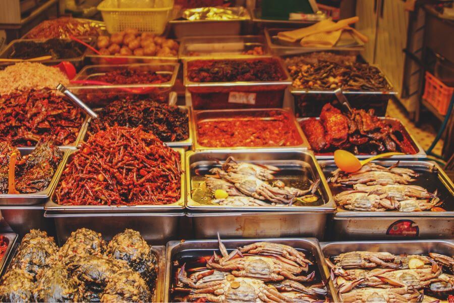 Chợ Dongdaemun thu hút du khách bởi sự kết hợp hài hòa giữa nét truyền thống và nhịp sống hiện đại