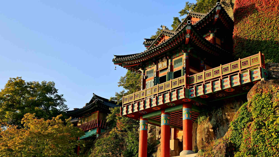 Saseongam Hermitage là một trong những ngôi chùa độc đáo mà bạn nhất định phải ghé qua khi đi du lịch Hàn Quốc