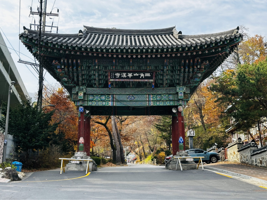 Chùa Hwagyesa từ lâu đã được xem là một trong những ngôi chùa cổ kính mà bạn không nên bỏ qua nếu có dịp đi du lịch Seoul