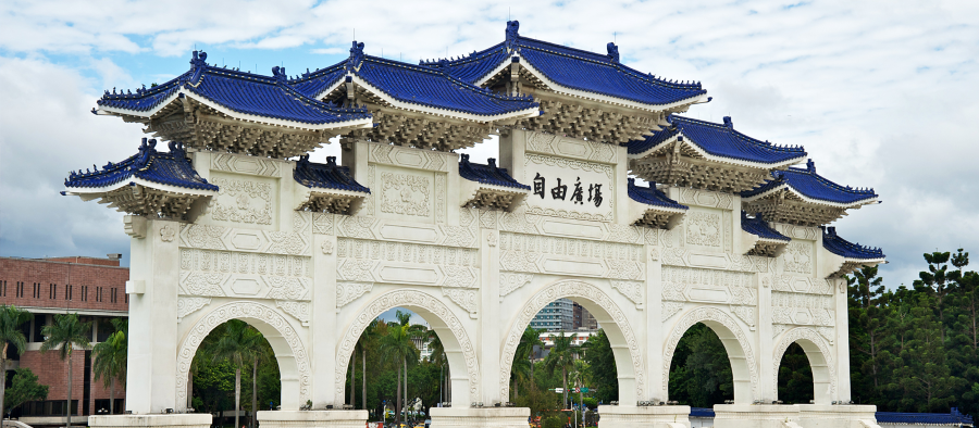 Trung Đài Thiền Tự - một công trình kiến trúc Phật giáo vô cùng tráng lệ, tựa viên ngọc lộng lẫy tọa lạc giữa khung cảnh thiên nhiên hùng vĩ