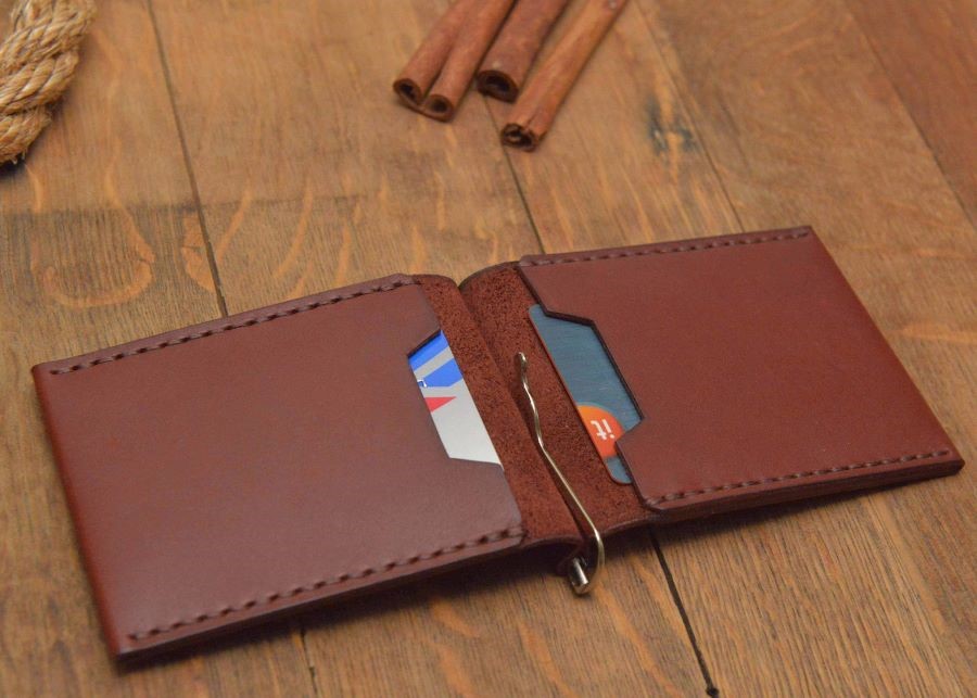 Các sản phẩm làm từ da cũng là một món quà hoàn hảo sau chuyến đi HongKong