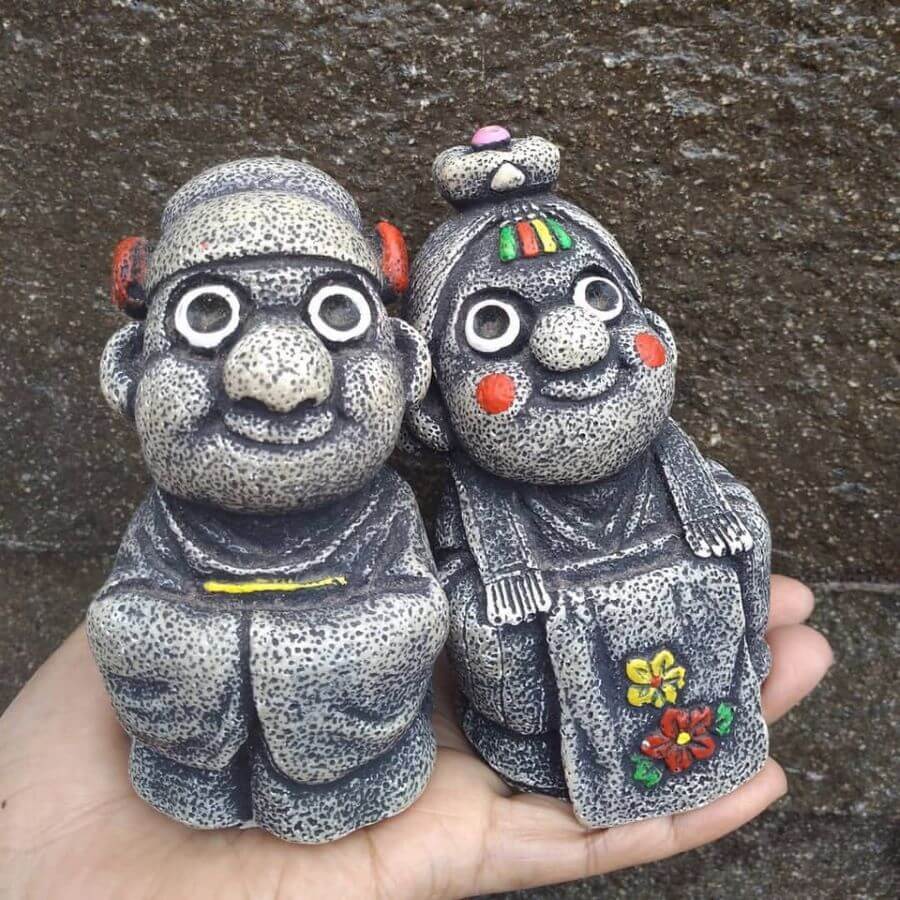 Tượng đá Dol Hareubang - món quà lưu niệm ý nghĩa cho chuyến du lịch Jeju của bạn