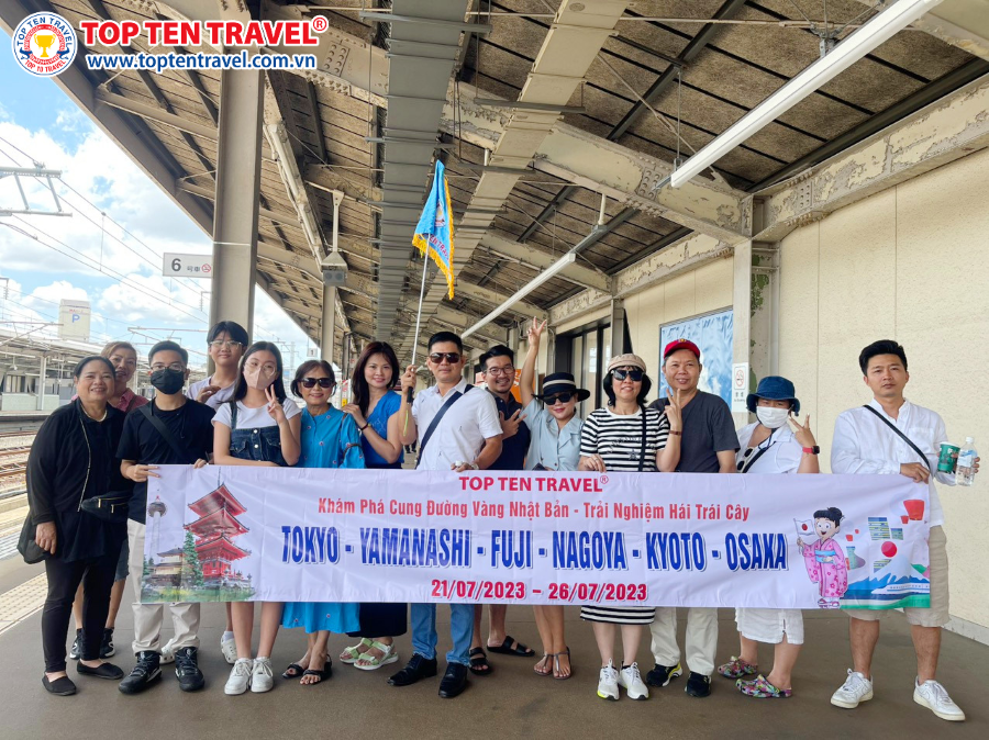 Đoàn Khách Top Ten Travel tham gia trải nghiệm các tour Nhật Bản mùa hè