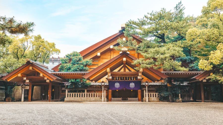 Đền Atsuta không chỉ là một địa điểm tâm linh quan trọng mà còn là một kho tàng lịch sử và văn hóa phong phú