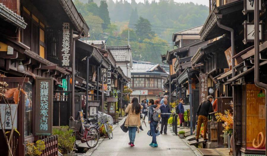 Đường Sanmachi là một khu phố cổ kính nằm ở trung tâm thành phố Takayama