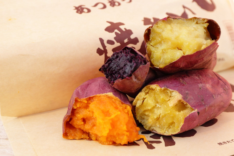 Yakiimo là một món ăn đường phố vô cùng quen thuộc và được yêu thích tại Nhật Bản vào mùa đông