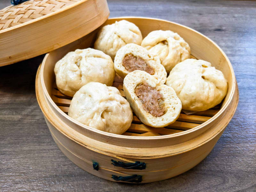 Nikuman là một kiểu bánh bao dạng Trung Hoa, nổi tiếng và được yêu thích tại Nhật Bản